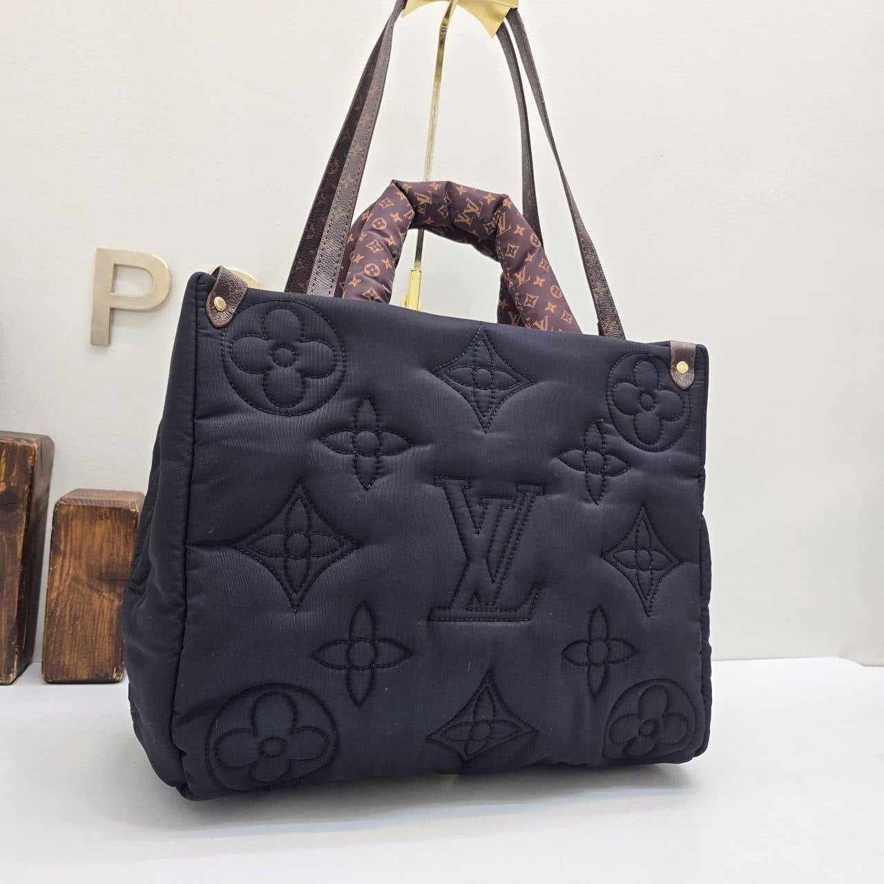 LV  OnTheGo tote bag