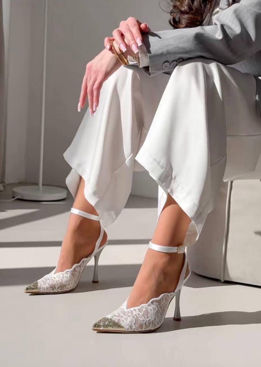 Μπαλαρίνες Choo Lace με μυτερή μύτη