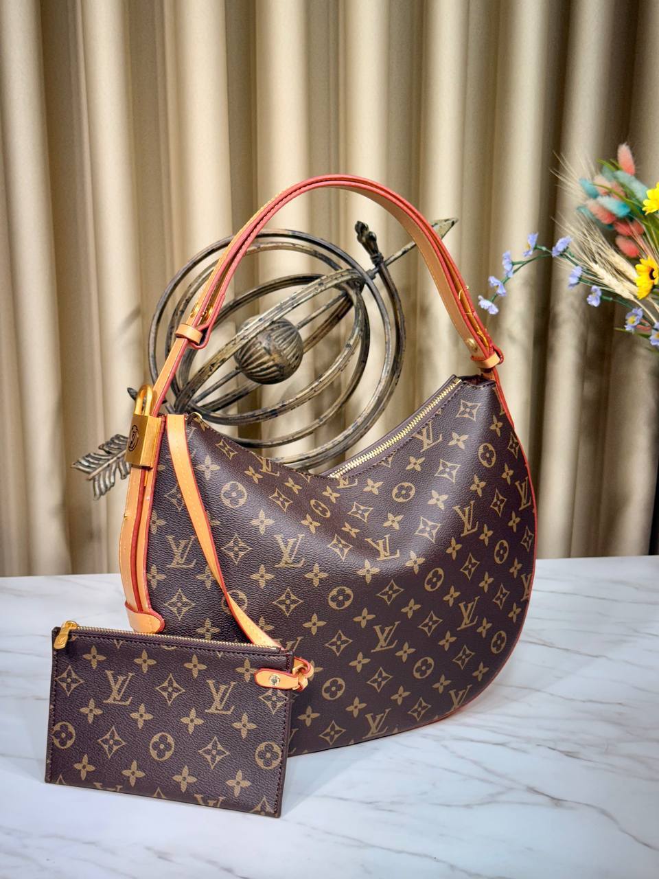 Lv LOUIS VUITTON 
Low Key Cookie MM