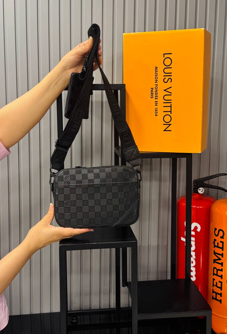LOUIS VUITTON