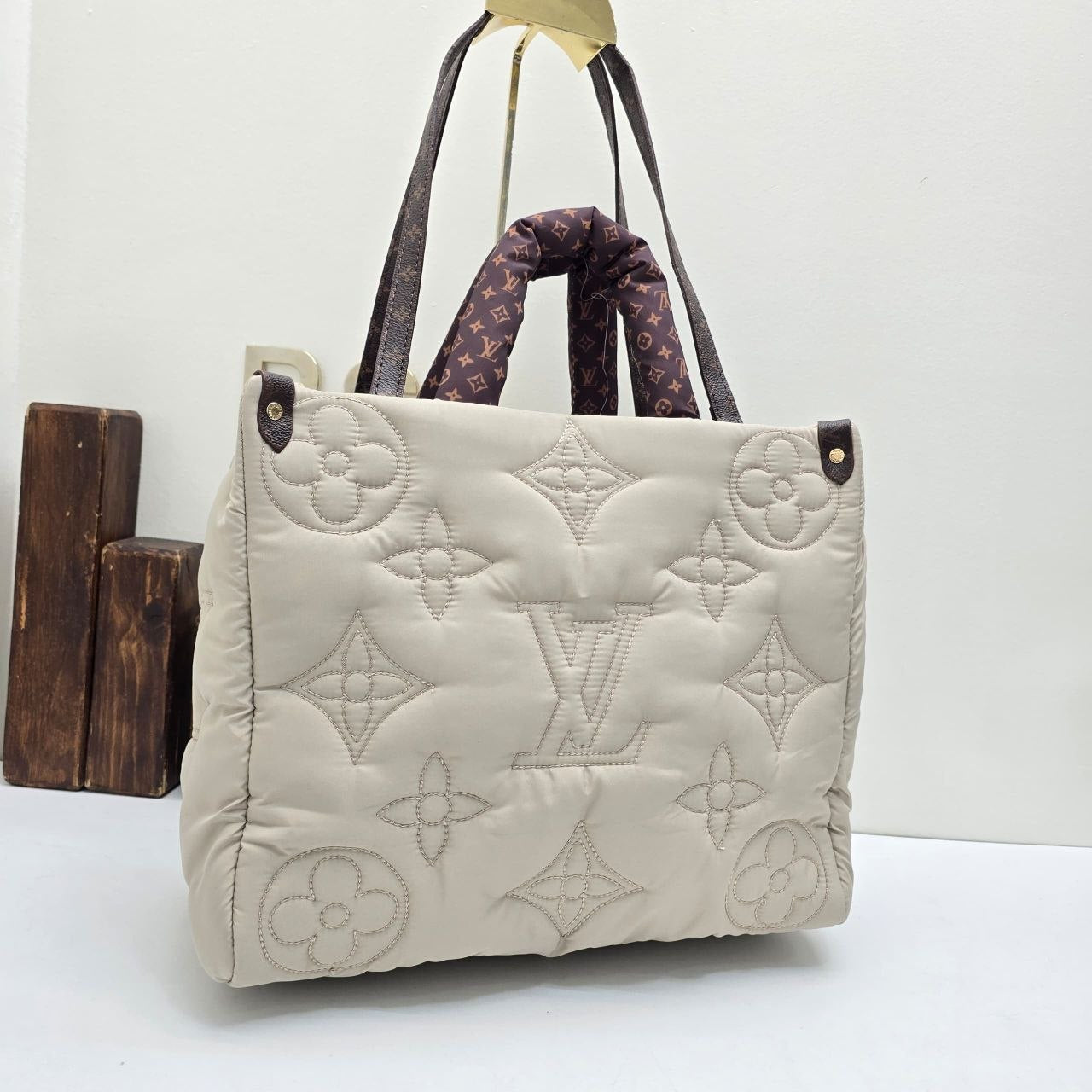 LV  OnTheGo tote bag