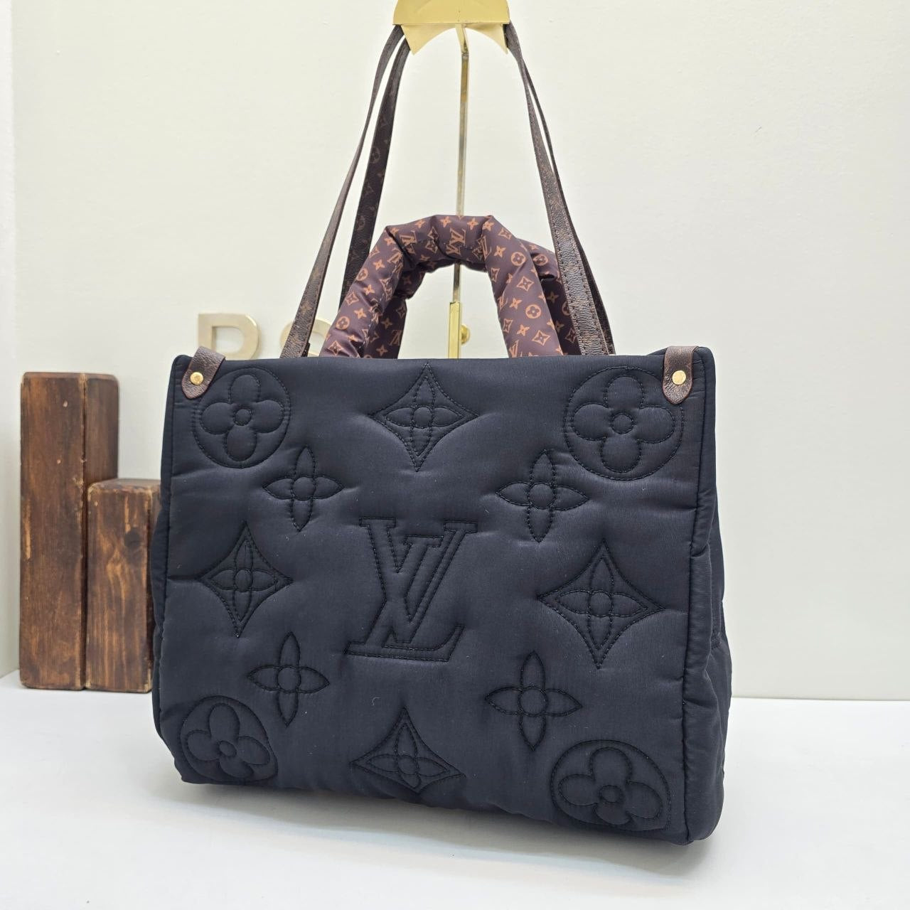 LV  OnTheGo tote bag
