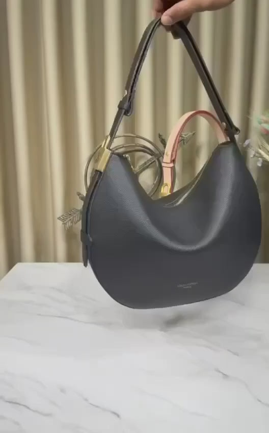 Lv LOUIS VUITTON 
Low Key Cookie MM